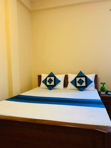 Hostal River Mounts Hotel