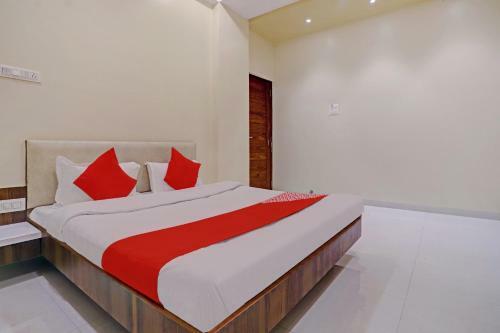 Oyo 81281 Hotel Jay Mahakali