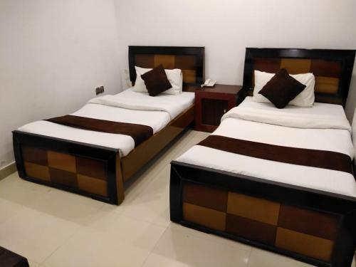 The Rich Hotel