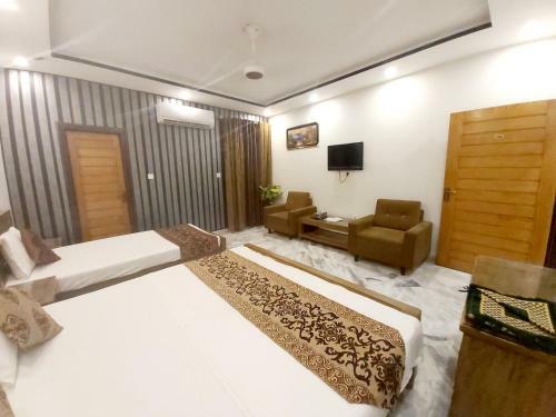 Hotel Pakeeza One