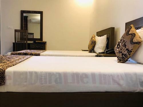 Hotel Pakeeza One