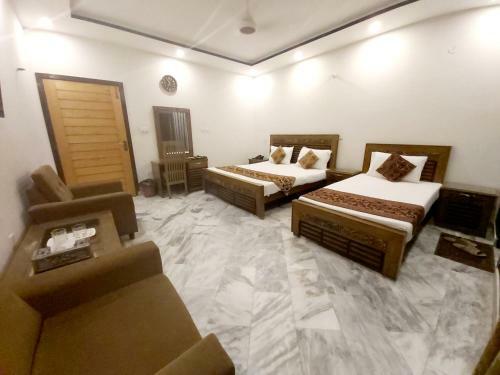 Hotel Pakeeza One