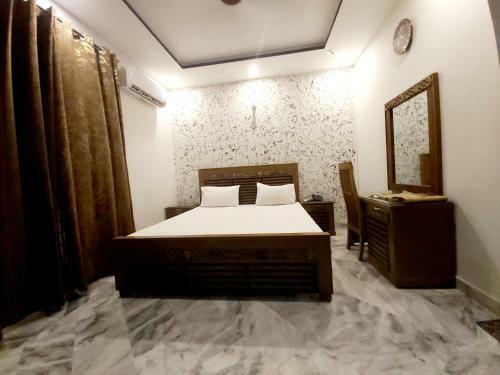 Hotel Pakeeza One