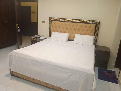 Hotel White Pearl