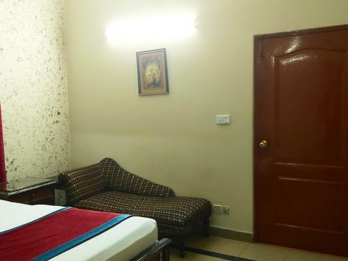 Hostal New Pakeeza Hotel