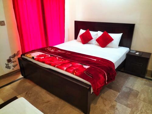 Royal In Hotel Tow