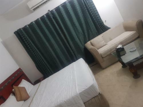 Bed & Breakfast Versa Apartment And Lodges Gulberg3 Lahore