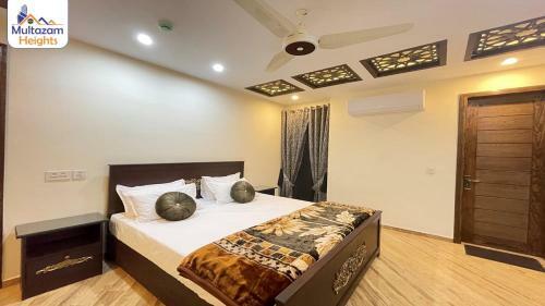 Apartamento Multazam Heights, Dha Phase 8
