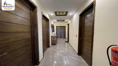 Apartamento Multazam Heights, Dha Phase 8
