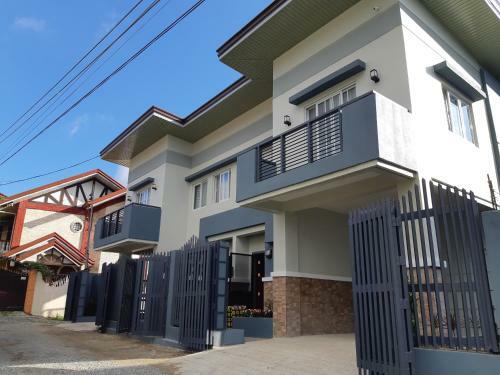 Restful 3br Hillside Duplex House