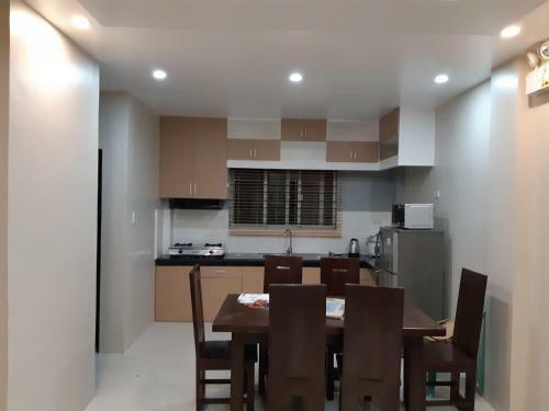 Restful 3br Hillside Duplex House