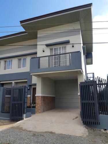 Restful 3br Hillside Duplex House