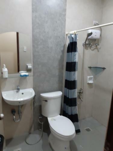 Restful 3br Hillside Duplex House