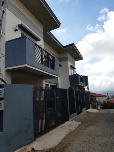 Restful 3br Hillside Duplex House