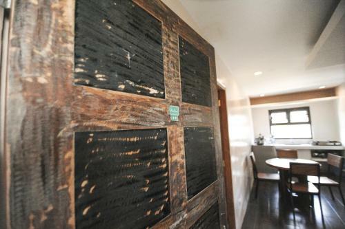 Hotel Pine Breeze Cottages