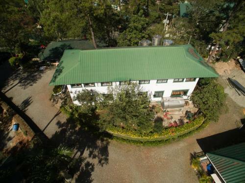 Hotel Pine Breeze Cottages