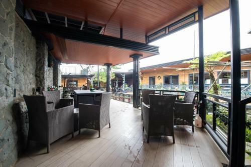 Hotel Vaccinated Staff - Oyo 492 Sunset View Ridge Residences