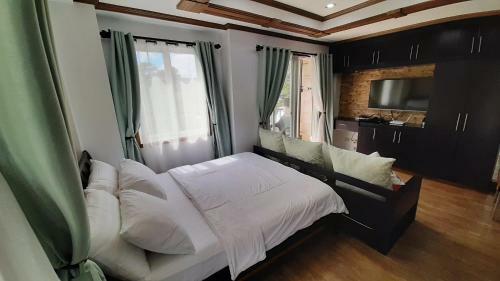 Gab's Cozyhome Apartments At Bonbel Condominium