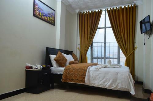 Grand Holiday Hotel