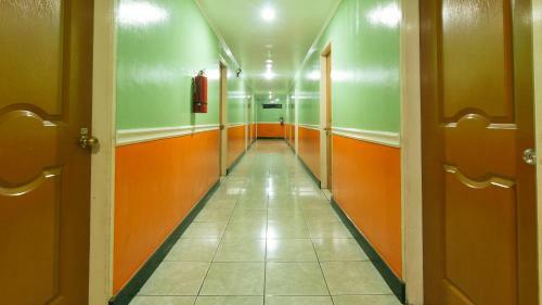 Hotel Reddoorz @ La Brea Inn Baguio