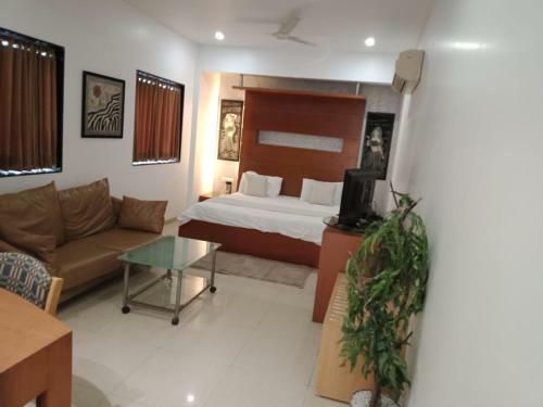 Hotel Laksh Residency