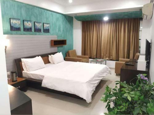 Hotel Laksh Residency