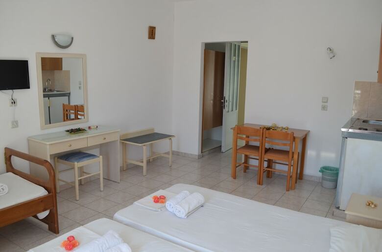 Aparthotel Kremasti Memories