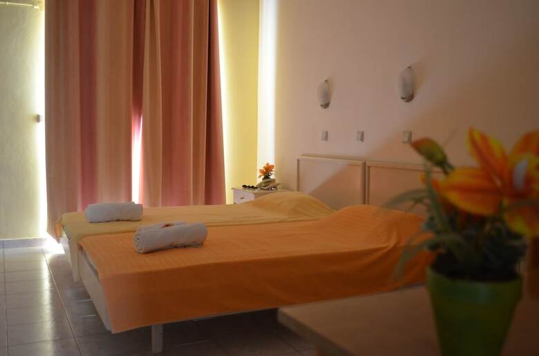 Aparthotel Kremasti Memories