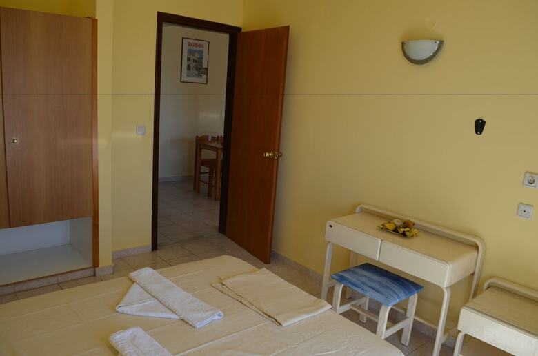 Aparthotel Kremasti Memories