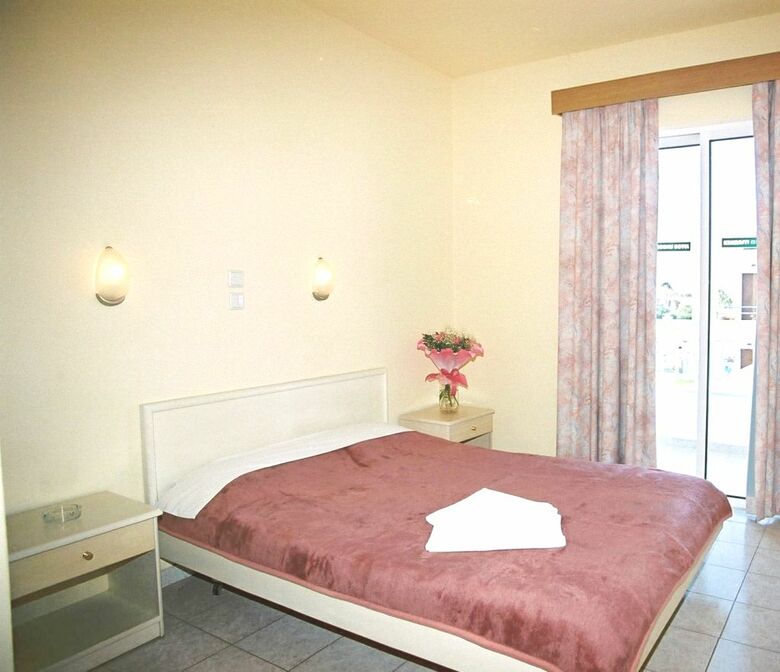 Aparthotel Kremasti Memories