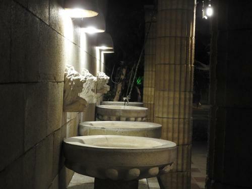 Hostal Nikos Rooms