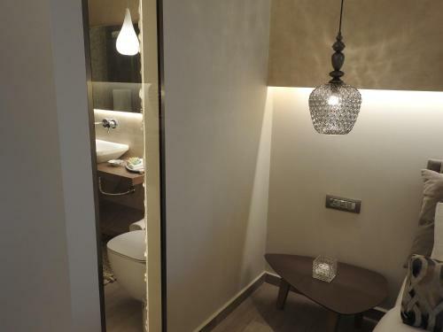 Hostal Nikos Rooms