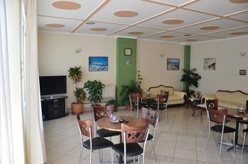 Nora Hotel
