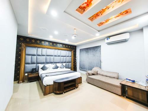 Hotel Crown Inn