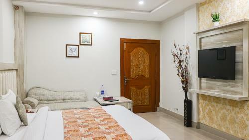 Hotel Crown Inn