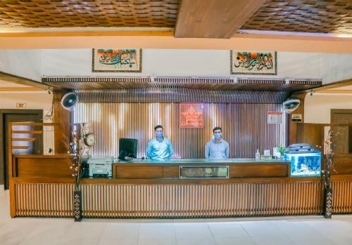 Hotel Crown Inn