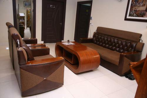 Hotel Crown Inn