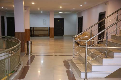 Hotel Crown Inn