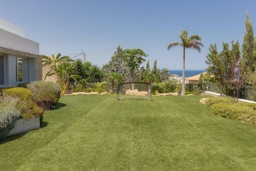 Impeccable 4-bed Villa