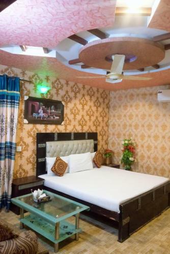 Hotel Paradise Plus