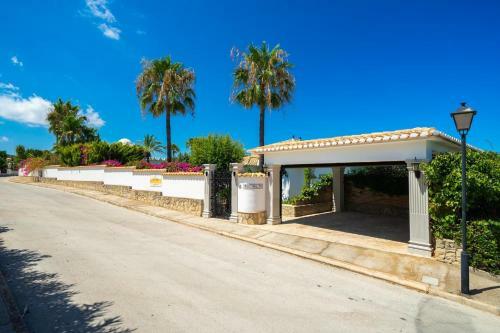 Marvelous Villa With Panoramic Sea View & Pool