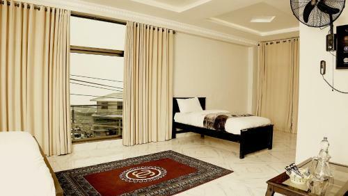 Grand Taj Hotel