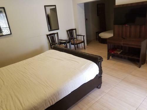 Cosy Knock Hotel