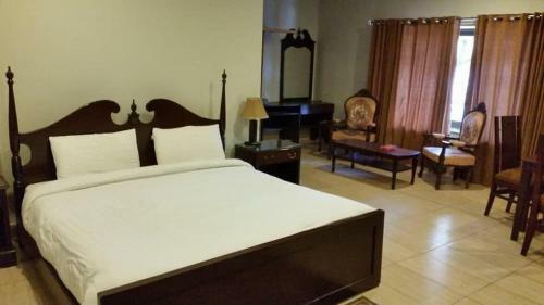 Cosy Knock Hotel