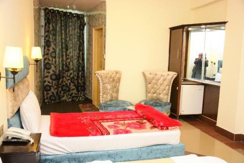 Hotel Move-n-pick Murree
