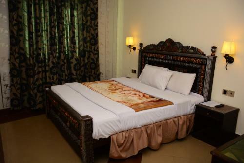 Hotel Move-n-pick Murree