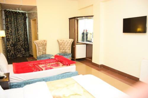 Hotel Move-n-pick Murree