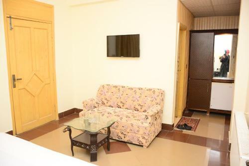 Hotel Move-n-pick Murree
