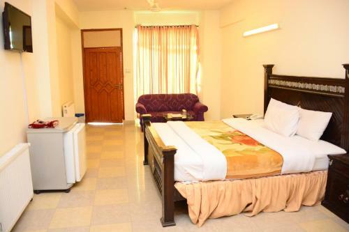 Hotel Move-n-pick Murree