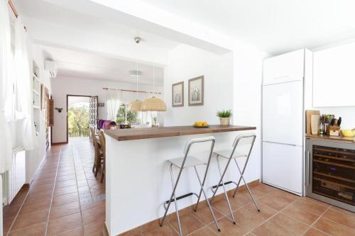 Villa Celi: Sea- & Mountain View, Peaceful & Comfortable.